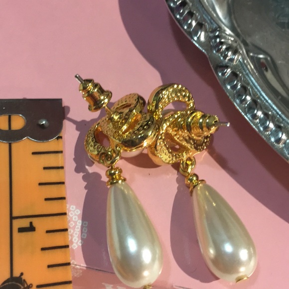🆑🫧 CLEARANCE!🏷️ Vintage Floral & Faux Pearl w/ swarovski Earrings - Picture 14 of 16